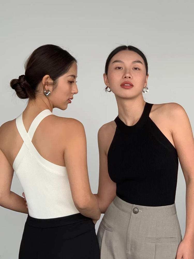 เสื้อครอปแขนกุดทรงเข้ารูป AOSS - Suspender Tank Top บทวิจารณ์และราคา